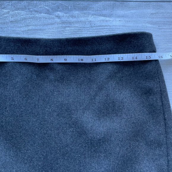 J. Crew Dark Grey Wool Pencil Skirt, Size 4 - Picture 5 of 6